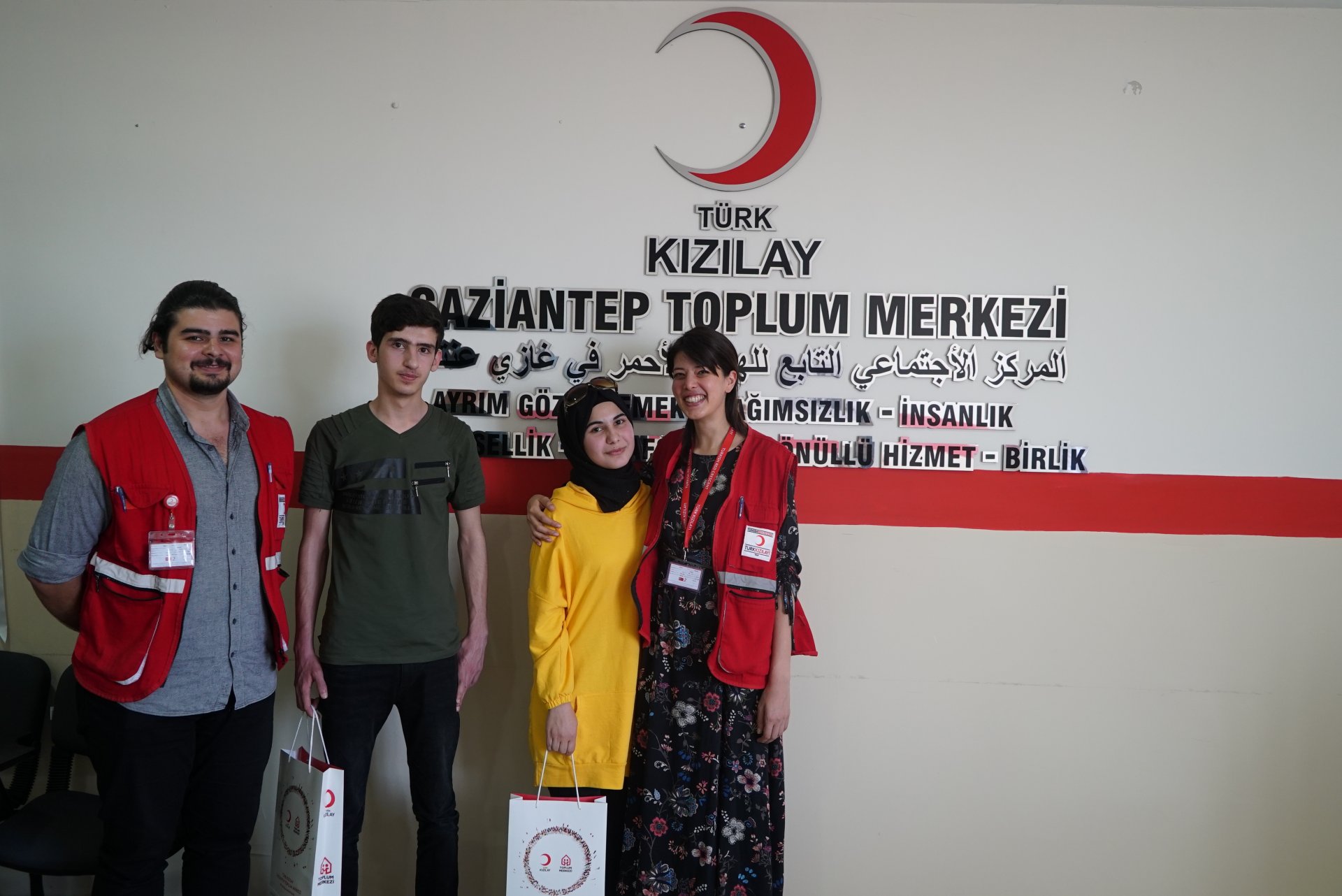 İKİ GENÇ İKİ BAŞARI