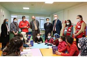 İngiliz Diplomat Barton’dan Kızılay Ankara Toplum Merkezine Ziyaret